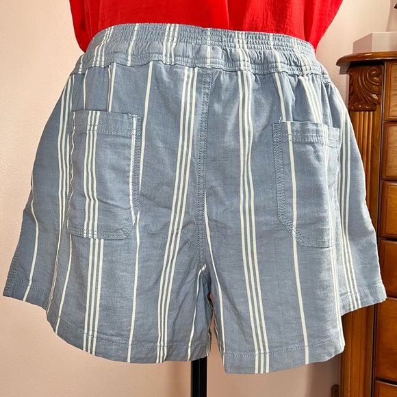 Blue & White Pinstripe Cotton Drawstring Shorts Market & Spruce - Picture 5 of 8